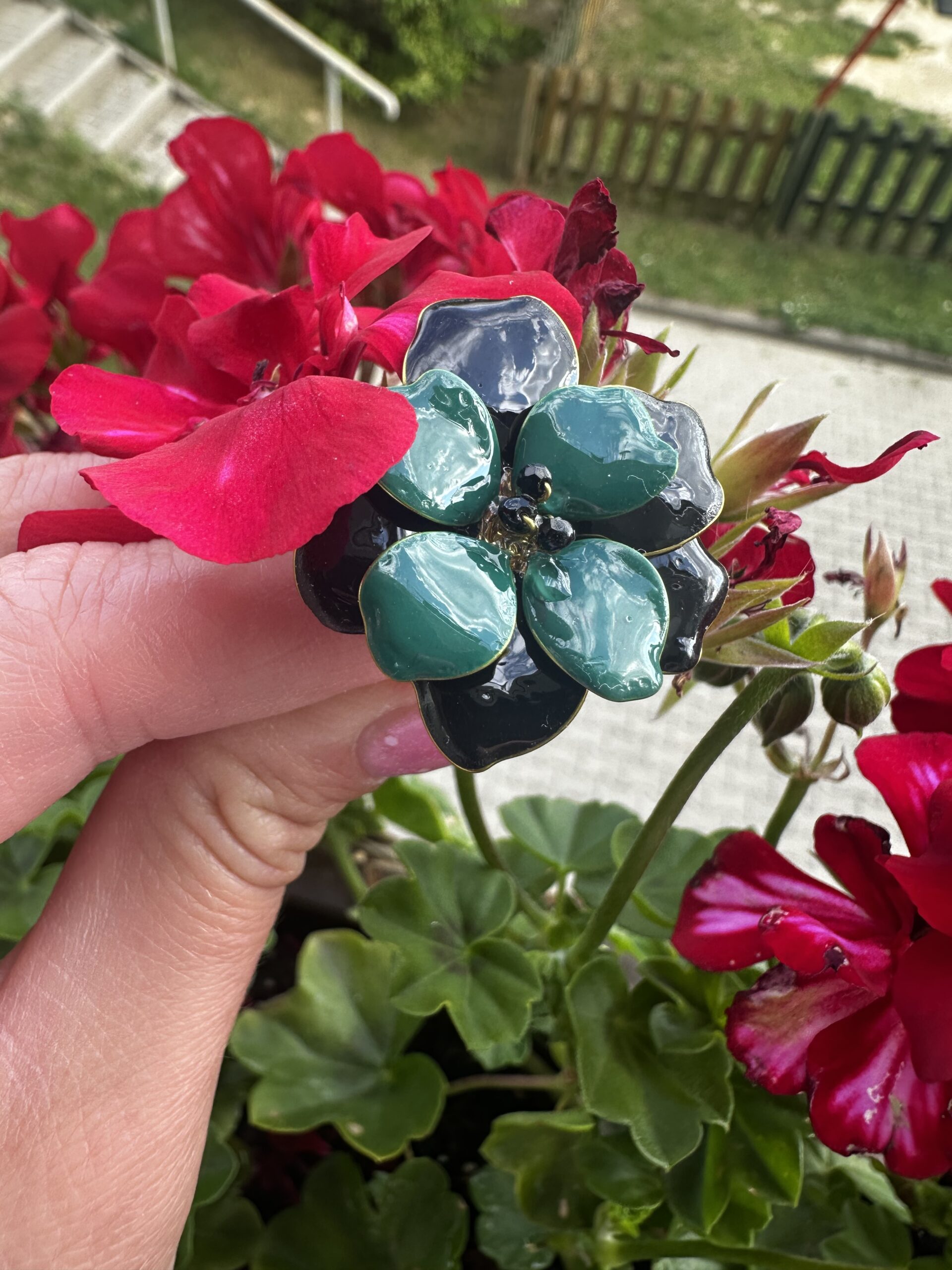 Pierścionek z żywicy Black&Green Bloom dip wire - obrazek 3